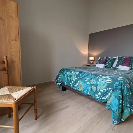 Charentais Avec Piscine, Terrasse, Et Peche - Confort Moderne Et Charme Rural - Fr-1-653-87 בית נופש *