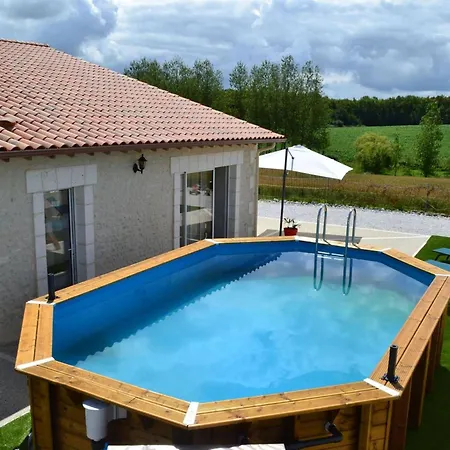 Charentais Avec Piscine, Terrasse, Et Peche - Confort Moderne Et Charme Rural - Fr-1-653-87 度假居 *