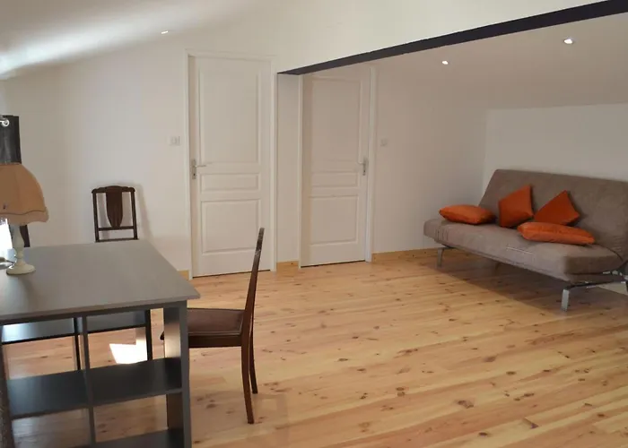 Charentais Avec Piscine, Terrasse, Et Peche - Confort Moderne Et Charme Rural - Fr-1-653-87