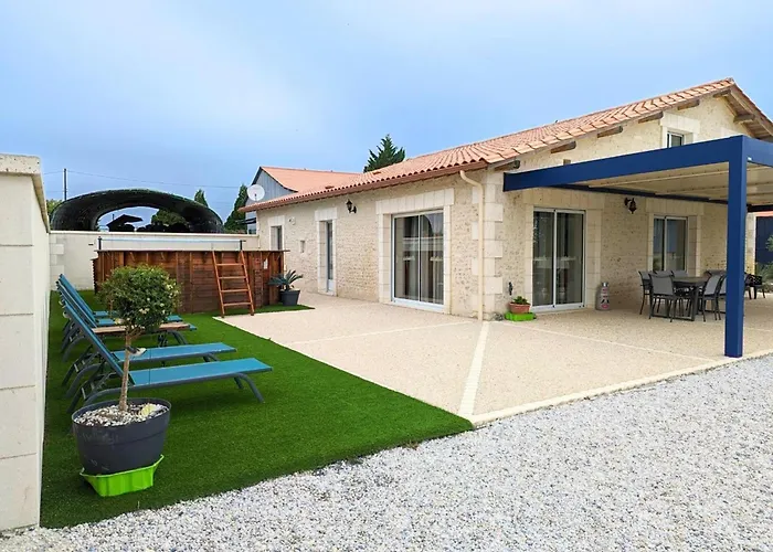 Charentais Avec Piscine, Terrasse, Et Peche - Confort Moderne Et Charme Rural - Fr-1-653-87
