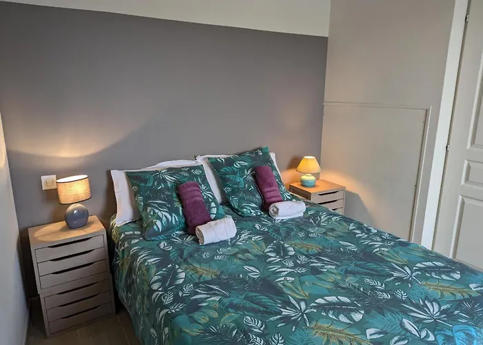 Charentais Avec Piscine, Terrasse, Et Peche - Confort Moderne Et Charme Rural - Fr-1-653-87 * Salles-de-Barbezieux