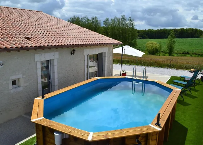 Charentais Avec Piscine, Terrasse, Et Peche - Confort Moderne Et Charme Rural - Fr-1-653-87 Casa vacanze *